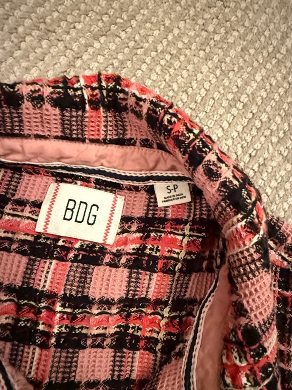 BDG Textured Heavy/Mid Weight Pink & Black Plaid Oversized Shirt Jacket - Picture 2 of 3